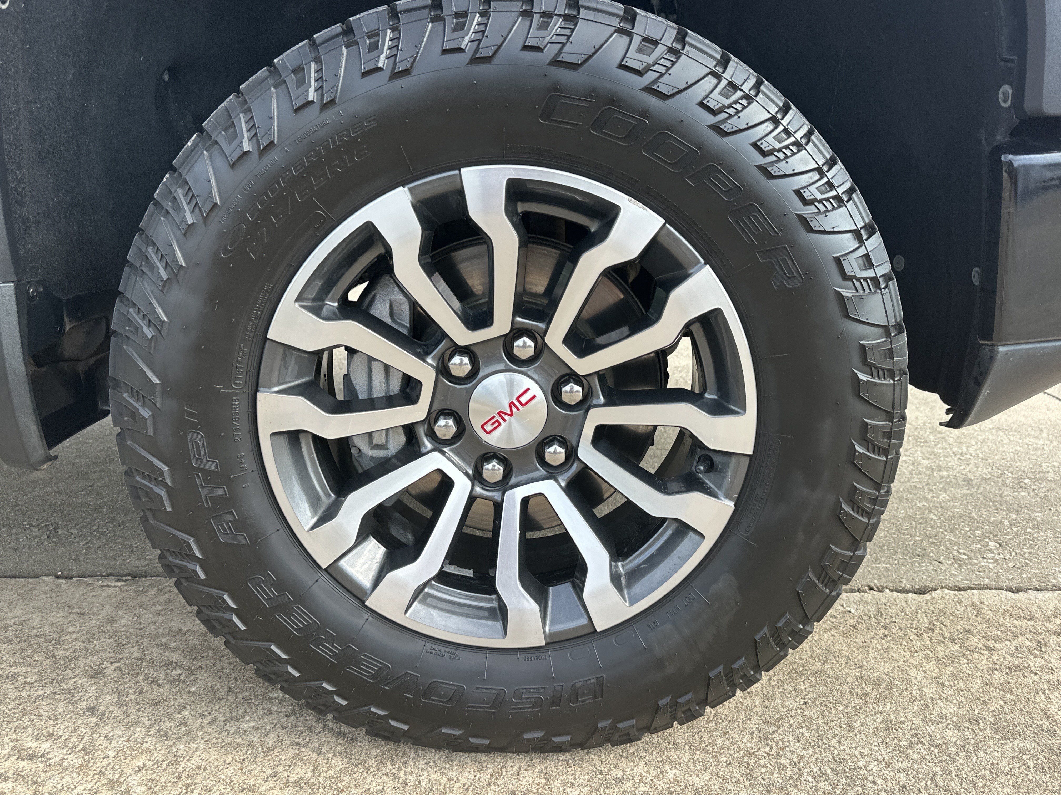 Certified 2022 GMC Sierra 1500 AT4 w/ AT4 Premium Package AWD/4WD image 13