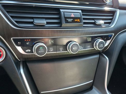 Used 2019 Honda Accord Touring image 16