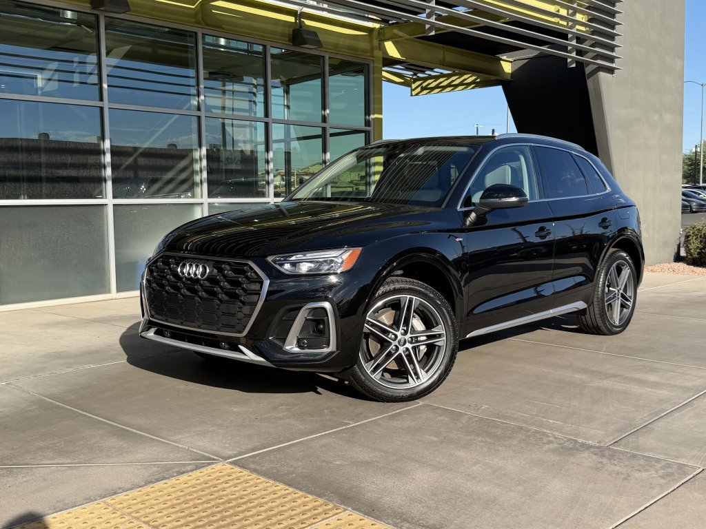 Used 2025 Audi Q5 e Premium AWD/4WD image 1