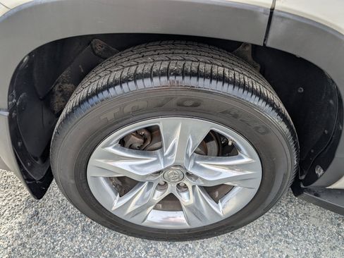 Used 2015 Toyota Highlander Limited image 6