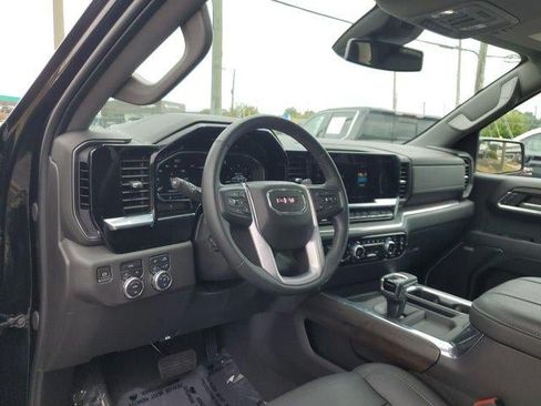 Used 2024 GMC Sierra 1500 SLT w/ SLT Premium Plus Package AWD/4WD image 18