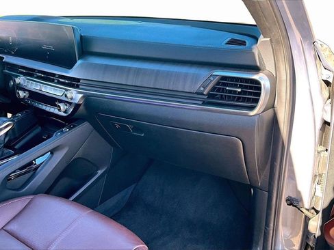 Used 2023 Kia Telluride SX image 16