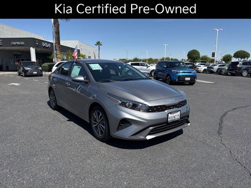 Certified 2022 Kia Forte LXS FWD image 4
