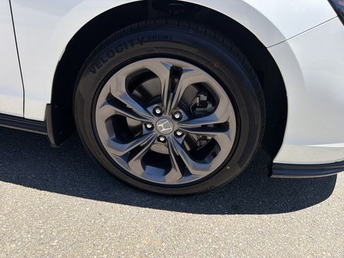 Used 2023 Honda Accord EX-L image 12