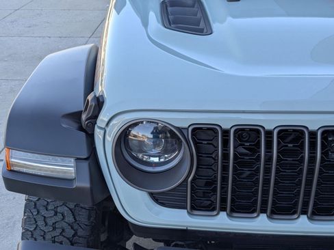 Used 2024 Jeep Wrangler Unlimited Rubicon w/ Technology Group image 12