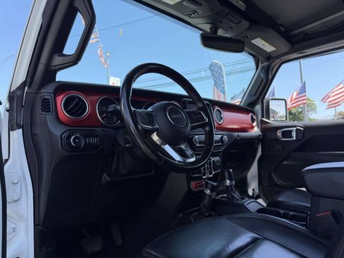 Used 2021 Jeep Wrangler Unlimited Rubicon w/ Uconnect 4C Nav & Sound Group AWD/4WD image 18