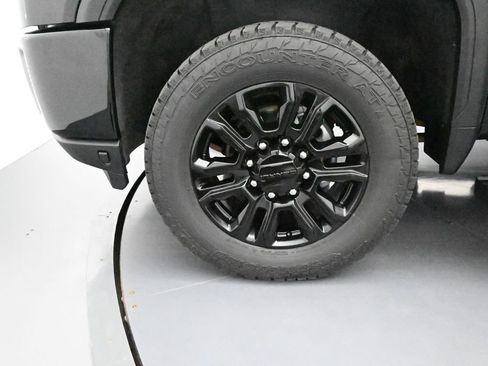 Used 2023 GMC Sierra 3500 Denali w/ Denali Black Diamond Edition AWD/4WD image 8