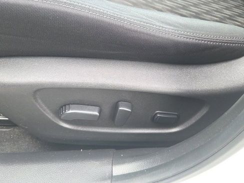 Used 2017 Nissan Rogue SV w/ SV Premium Package image 26