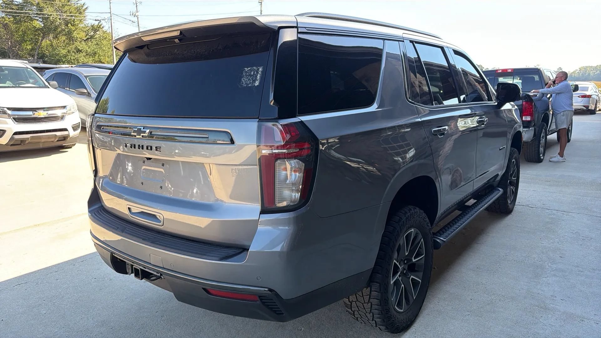 Used 2021 Chevrolet Tahoe Z71 w/ Luxury Package AWD/4WD image 6