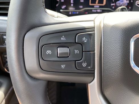 Used 2024 GMC Yukon XL Denali w/ Denali Reserve Package image 21