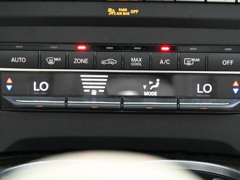 Used 2017 Mercedes-Benz E 400 4MATIC Coupe w/ Premium 3 Package image 34