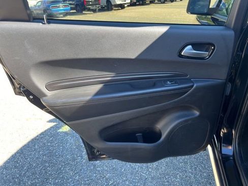 Used 2022 Dodge Durango SXT image 19