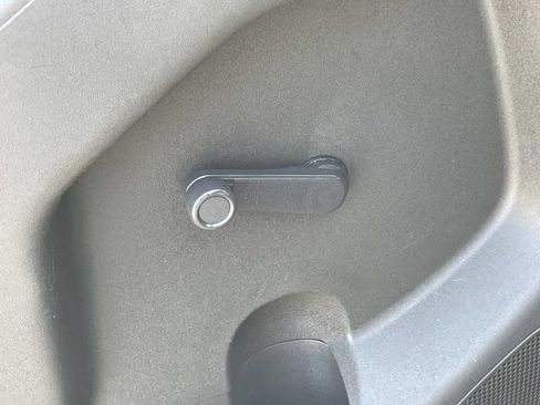 Used 2017 Nissan Frontier S image 14