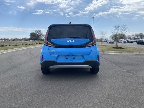 Used 2023 Kia Soul S image 4