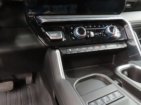 Used 2025 GMC Sierra 2500 Denali w/ Technology Package image 69