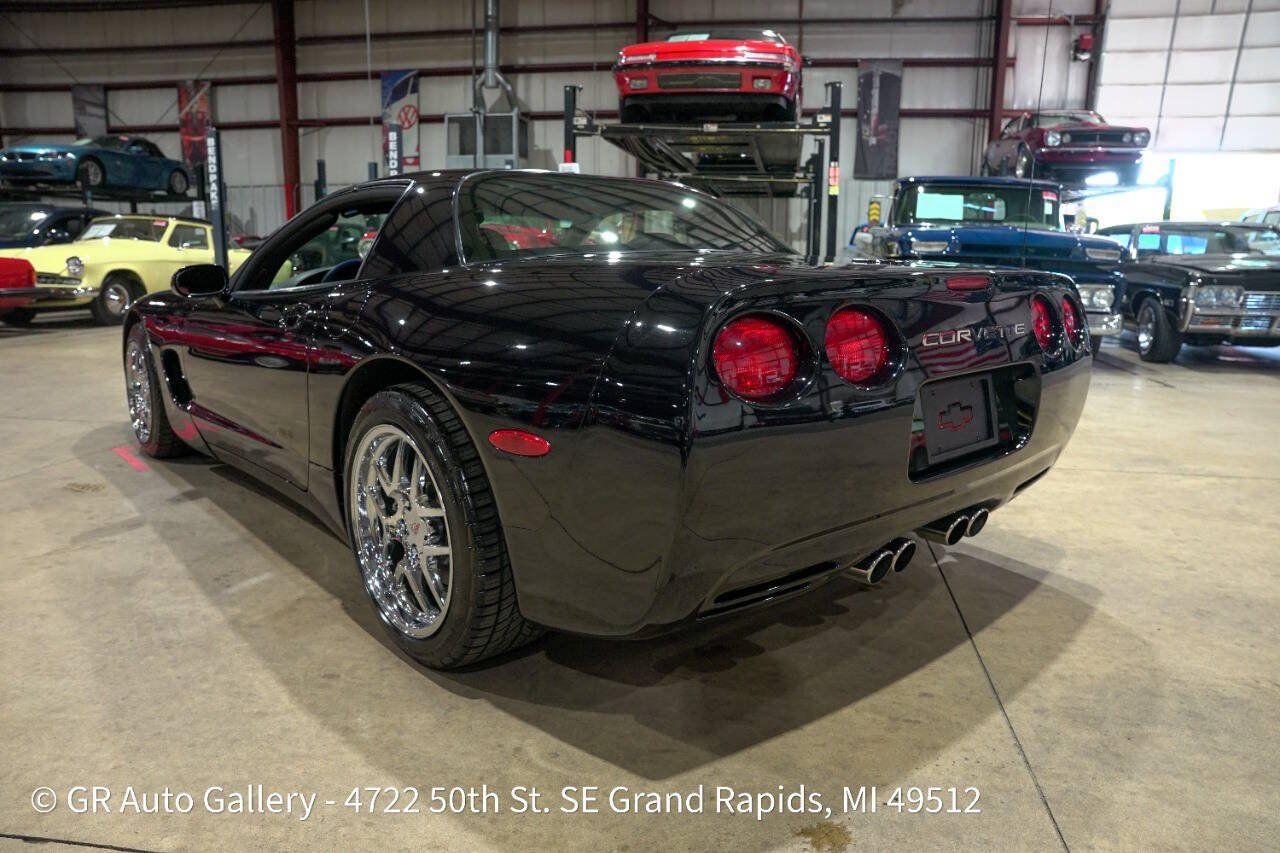 Used 1999 Chevrolet Corvette Coupe RWD image 6