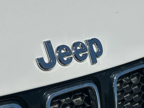 Used 2018 Jeep Compass Sport AWD/4WD image 10