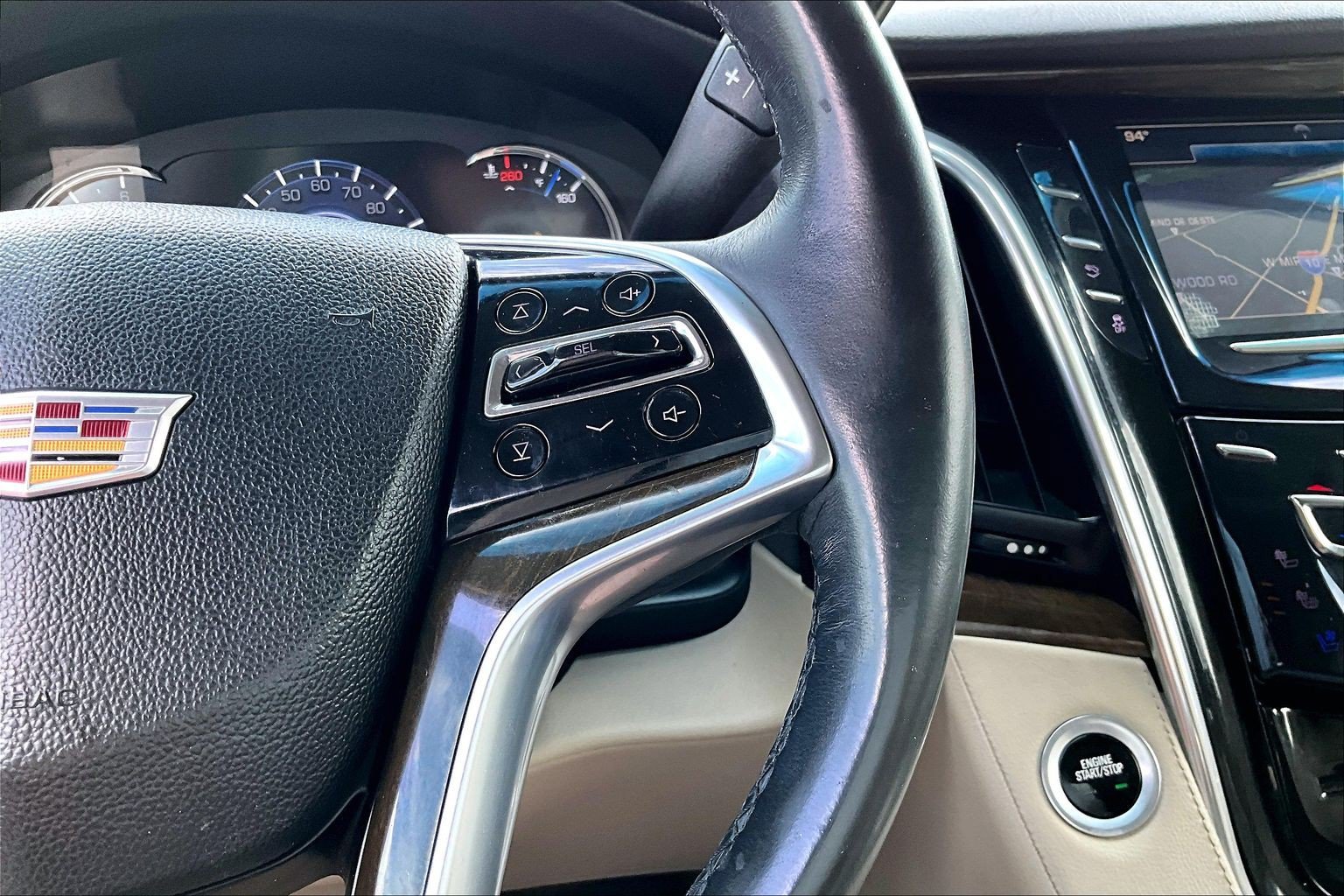 Used 2018 Cadillac Escalade Luxury AWD/4WD image 20