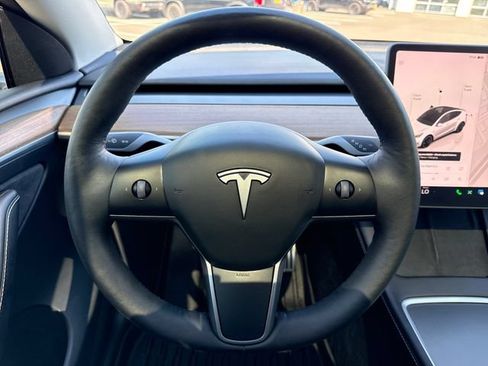 Used 2022 Tesla Model Y Performance AWD/4WD image 19