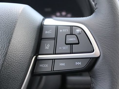 Certified 2026 Toyota Sienna XLE FWD image 50