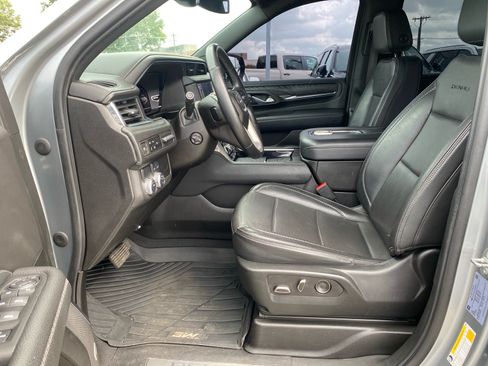 Used 2023 GMC Yukon XL Denali RWD image 15