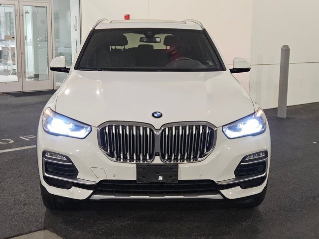 Used 2021 BMW X5 xDrive40i w/ Premium Package 2 AWD/4WD image 2