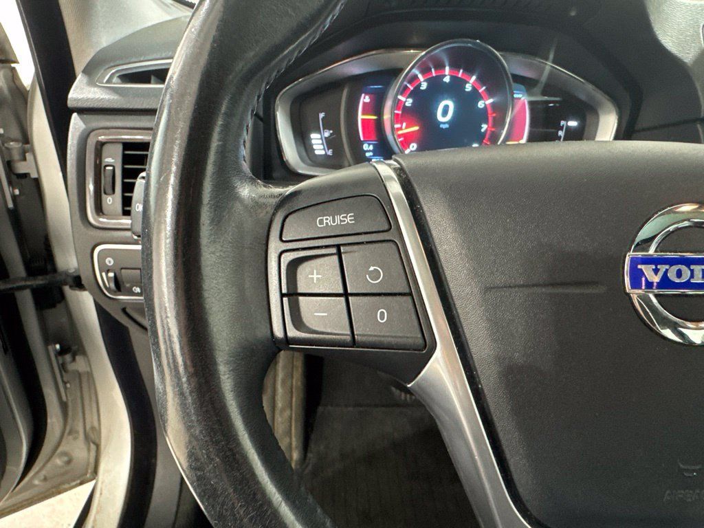 Used 2015 Volvo XC70 3.2 Premier AWD/4WD image 9