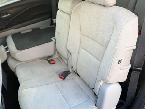 Used 2018 Honda Pilot EX image 18