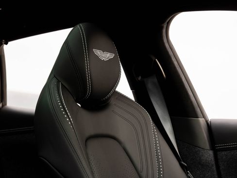 Used 2021 Aston Martin DBX AWD/4WD image 20