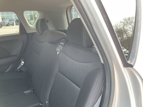 Used 2015 Kia Soul image 26