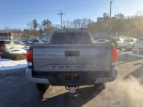 Used 2020 Toyota Tacoma SR5 image 7