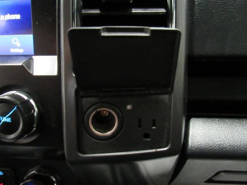 Used 2020 Ford F150 XLT w/ Equipment Group 302A Luxury AWD/4WD image 40