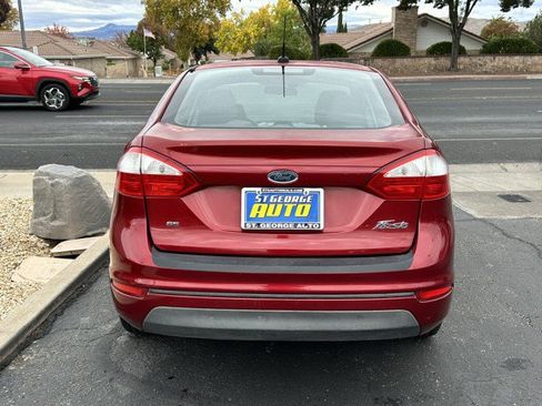 Used 2014 Ford Fiesta SE image 4