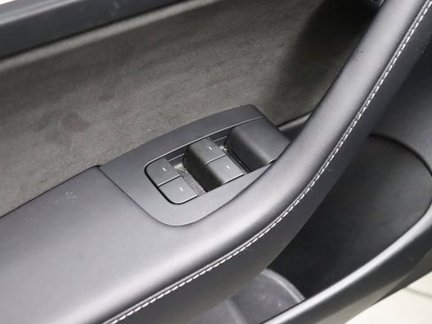 Used 2022 Tesla Model 3 Standard Range image 33