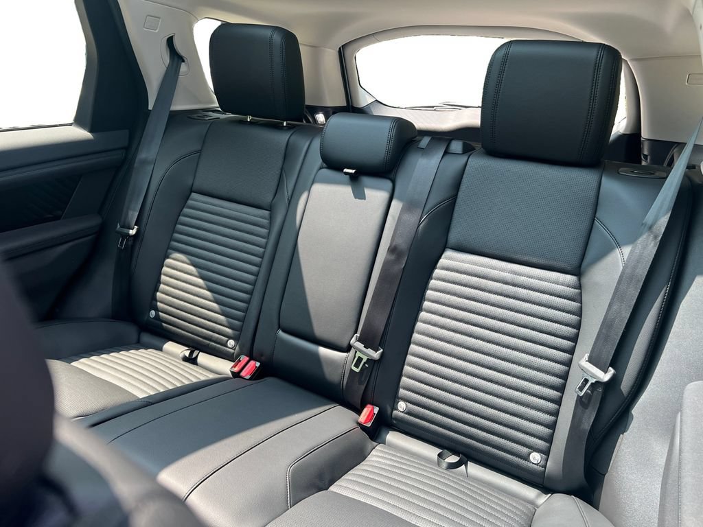 New 2025 Land Rover Discovery Sport S AWD/4WD image 23