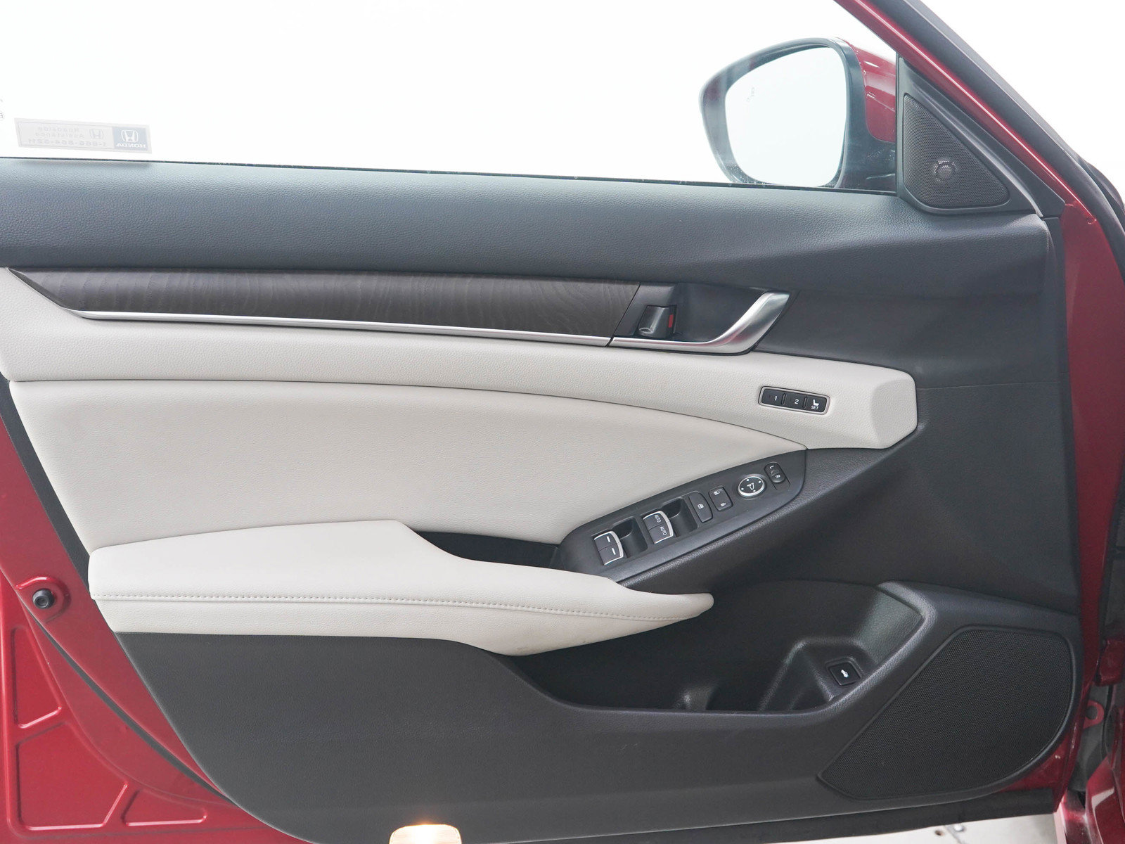 Used 2018 Honda Accord Touring image 18