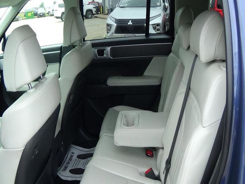 Used 2025 Hyundai Santa Fe SEL image 11