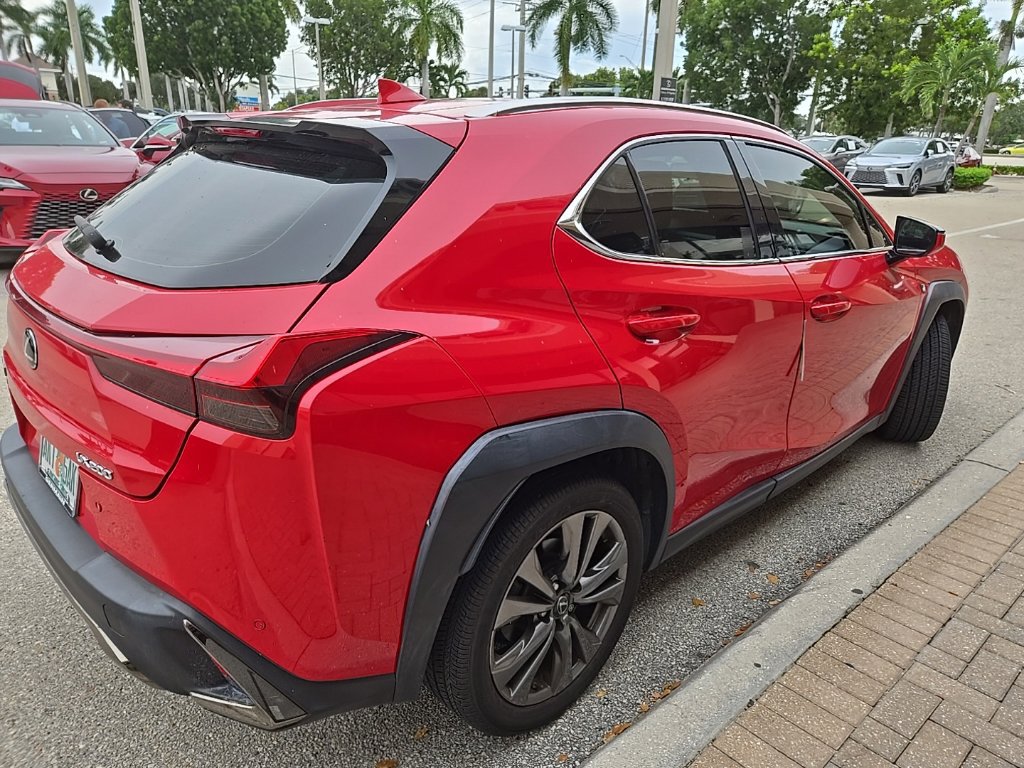 Certified 2021 Lexus UX 200 F Sport w/ Accessory Package (Z2) FWD image 5