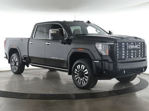 Used 2025 GMC Sierra 2500 Denali Ultimate AWD/4WD image 2