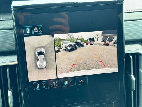 Used 2025 GMC Acadia Elevation image 14