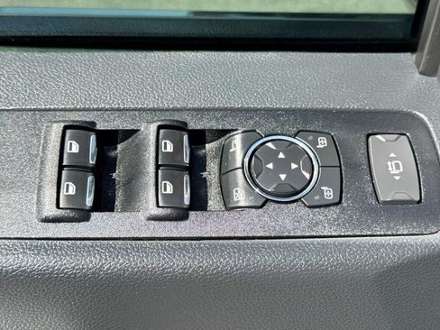 Used 2022 Ford F350 Platinum w/ FX4 Off-Road Package AWD/4WD image 16