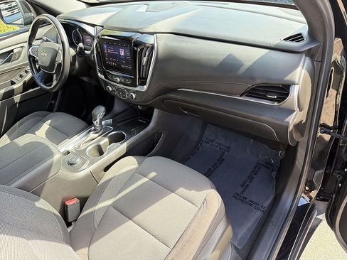 Used 2022 Chevrolet Traverse LT FWD image 27