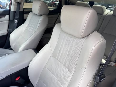 Used 2021 Honda Accord Touring image 14