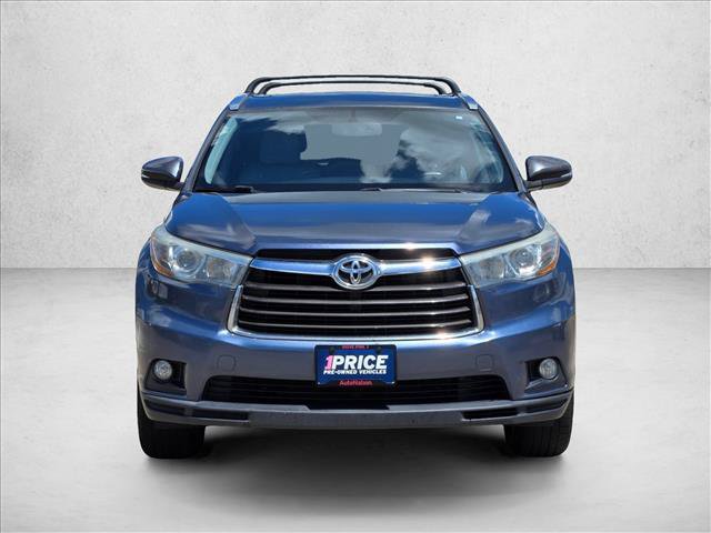 Used 2015 Toyota Highlander XLE FWD image 2