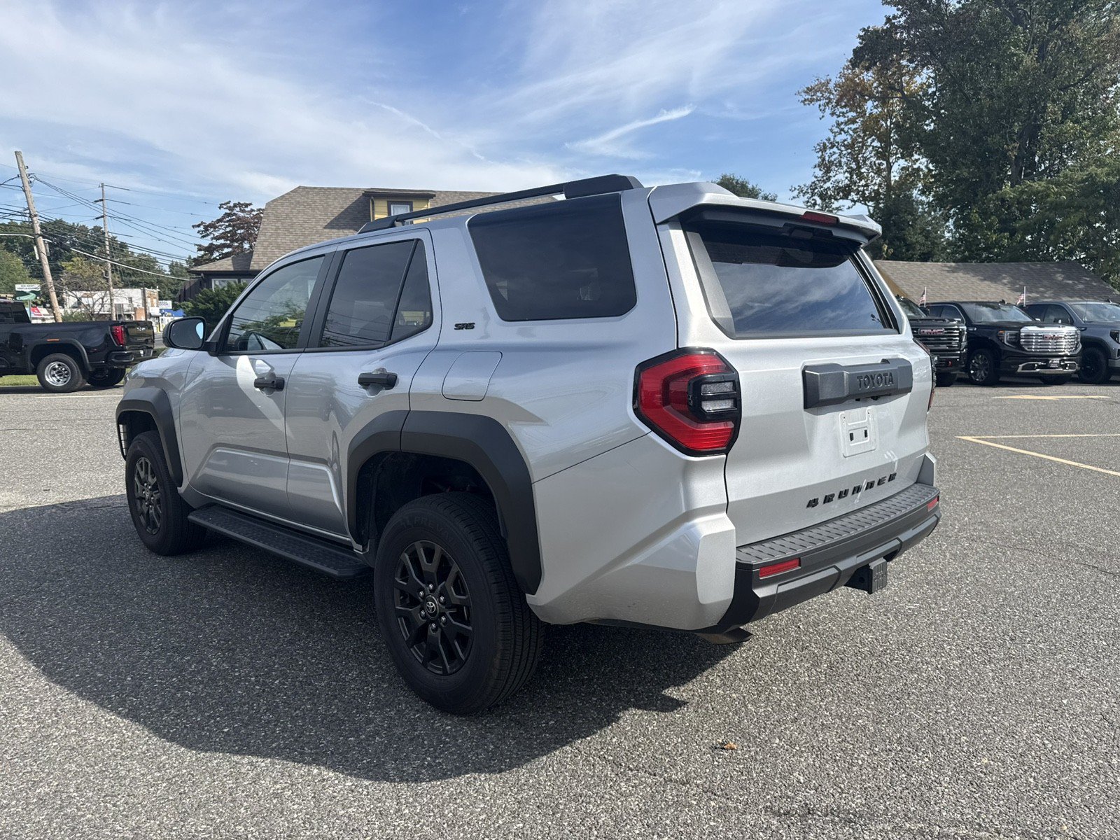 Used 2025 Toyota 4Runner SR5 AWD/4WD image 5