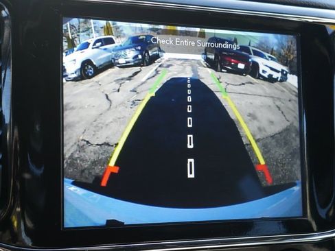 Used 2022 Jeep Grand Cherokee Laredo X image 18