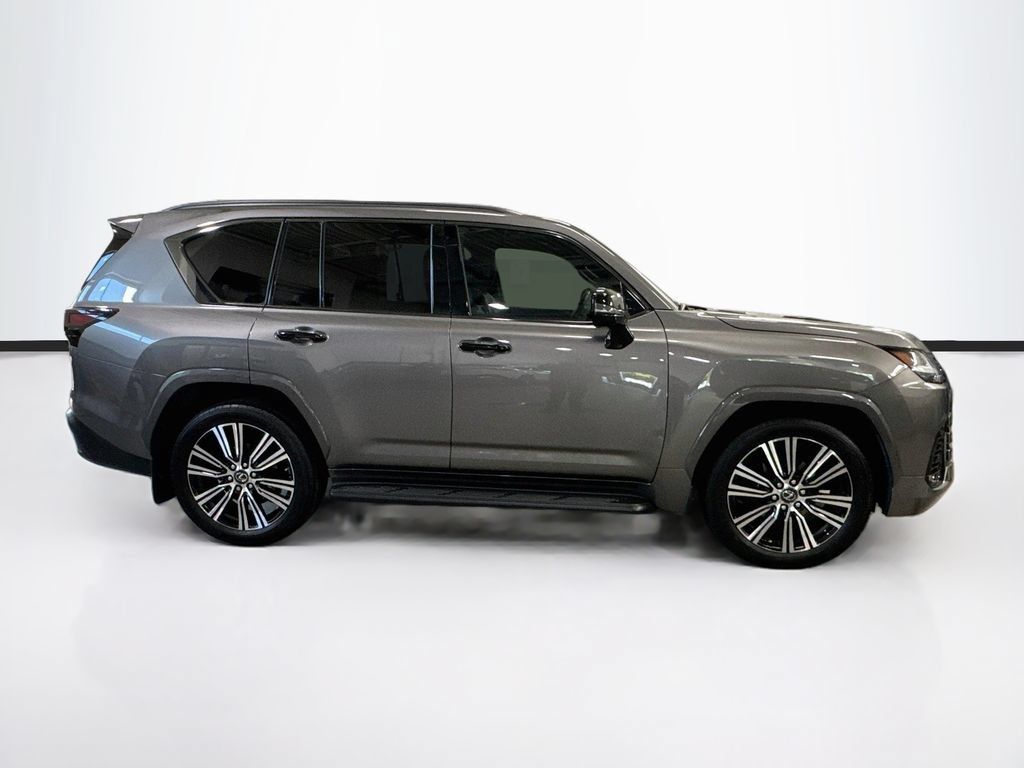 Used 2023 Lexus LX 600 4WD w/ Appearance Package image 4