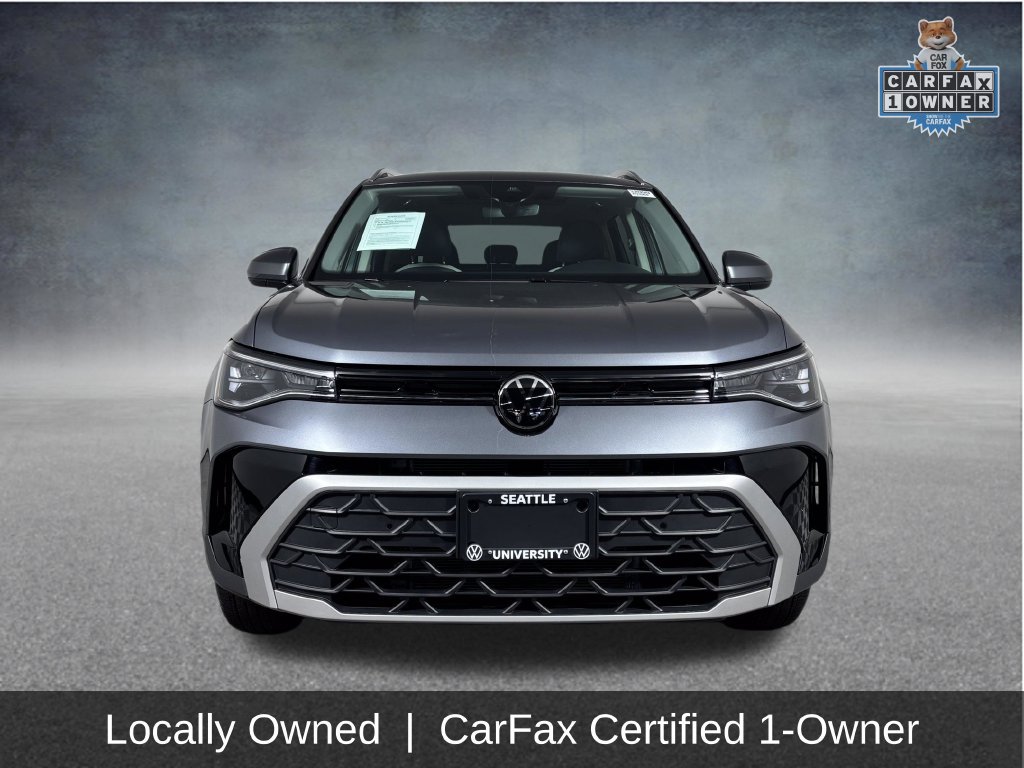 Used 2025 Volkswagen Taos SE AWD/4WD image 2