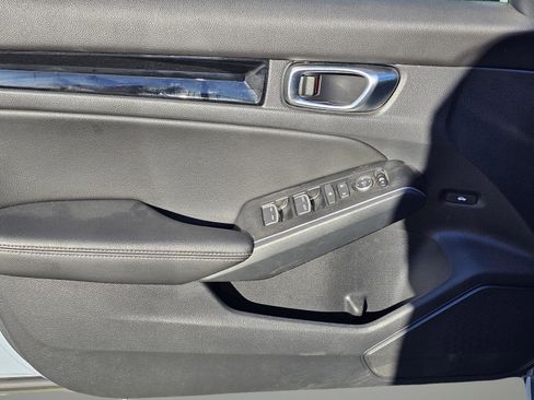 Used 2023 Honda Civic Touring image 9