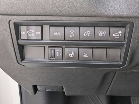 Used 2023 Toyota Tundra Limited AWD/4WD image 17